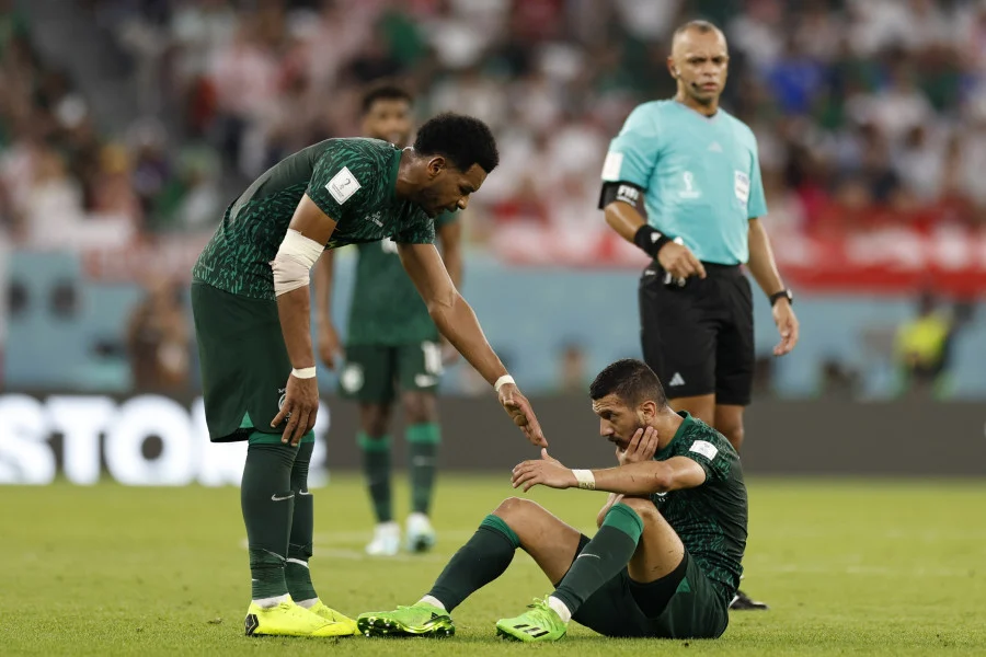 كأس العرب.. إجراء جديد يجبر اللاعبين المصابين على مغادرة الملعب لمدة دقيقتين