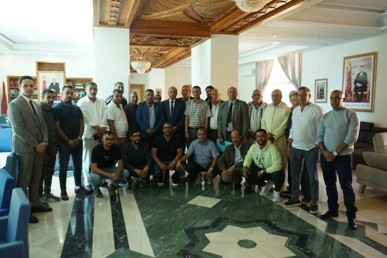 عامل قلعة السراغنة يستقبل مغاربة العالم المنظمين لموسم “رجال لبلاد” للتبوريدة