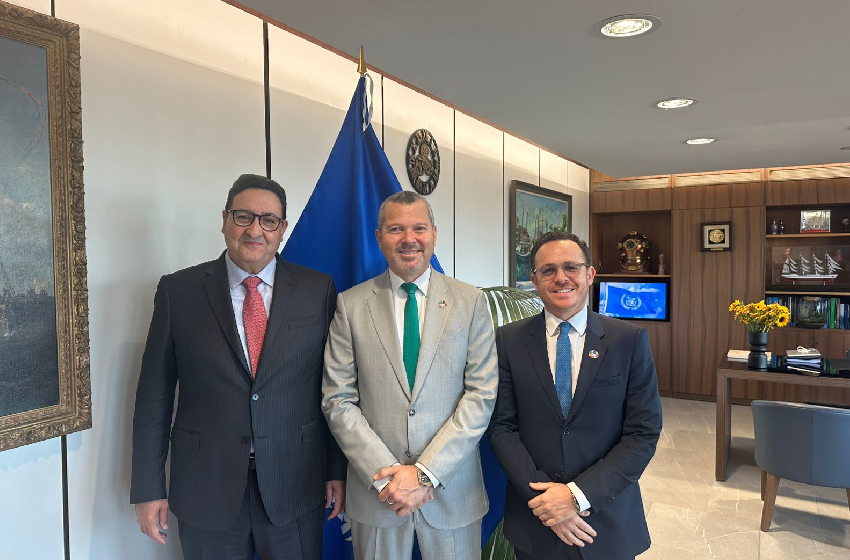 قيوح يجري مباحثات بلندن مع الأمين العام للمنظمة البحرية الدولية