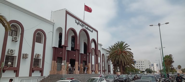 كاميرات المراقبة تفضح سمساراً بالمحكمة الابتدائية بإنزكان