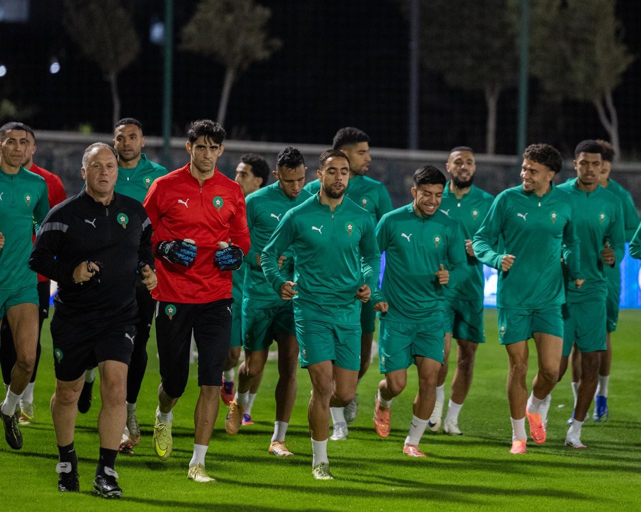 الاستعداد للموزمبيق وأوغندا.. المنتخب المغربي يفتح تدريباته للاعلام بملعب طنجة الكبير