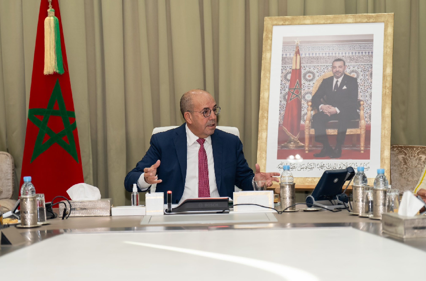 الوزير البواري يعقد اجتماعا تشاوريا حول سوق أعلاف الماشية