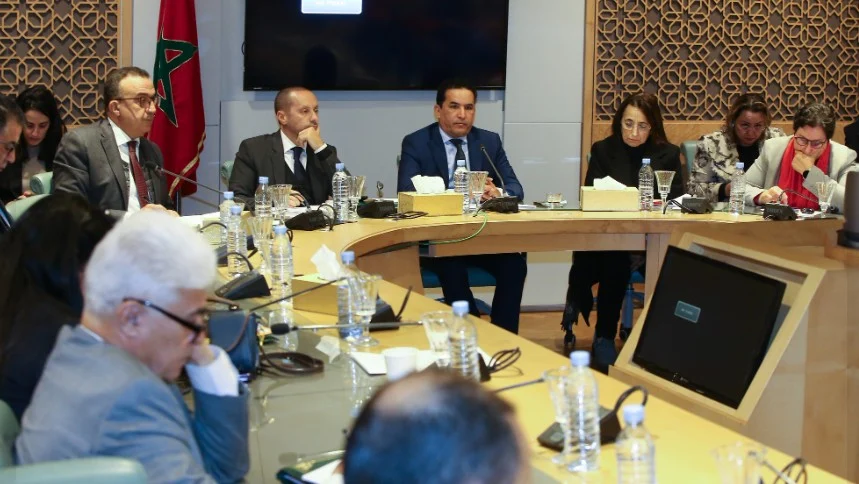 إدماج كنوبس في CNSS.. وزير الصحة يُطمئن ويوضح حدود الإصلاح