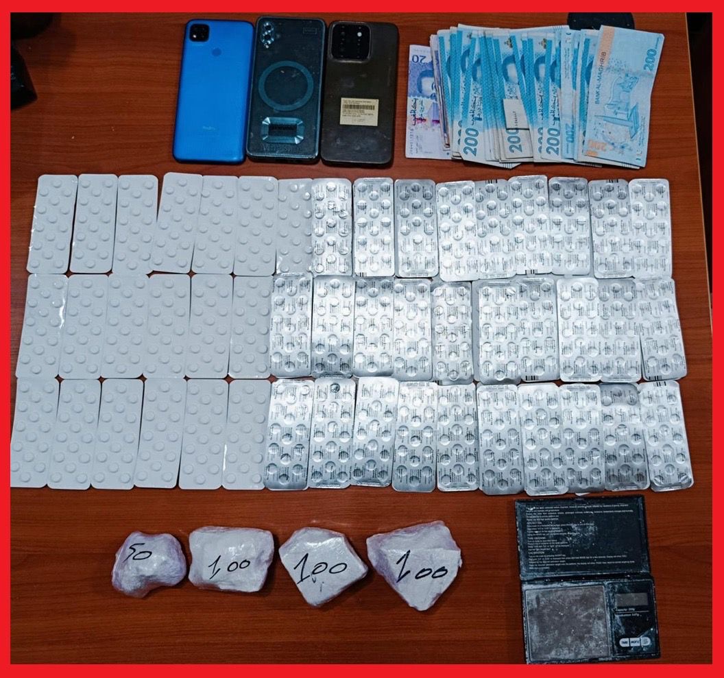 امن مراكش يوقف 3 أشخاص بحوزتهم  1155 قرصا مخدرا و350 غراما من مخدر الكوكايين+صورة