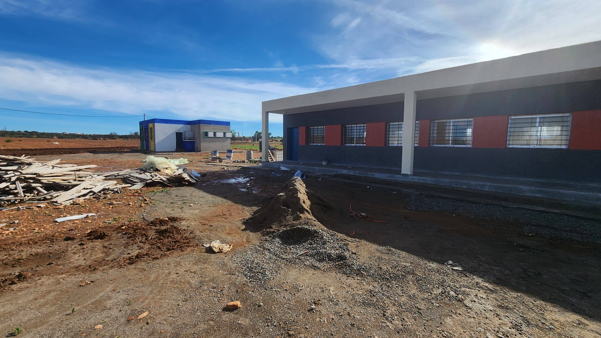 أشغال بناء وحدة الكراتيين المدرسية بجماعة الكريمات تشرف على الانتهاء +صور