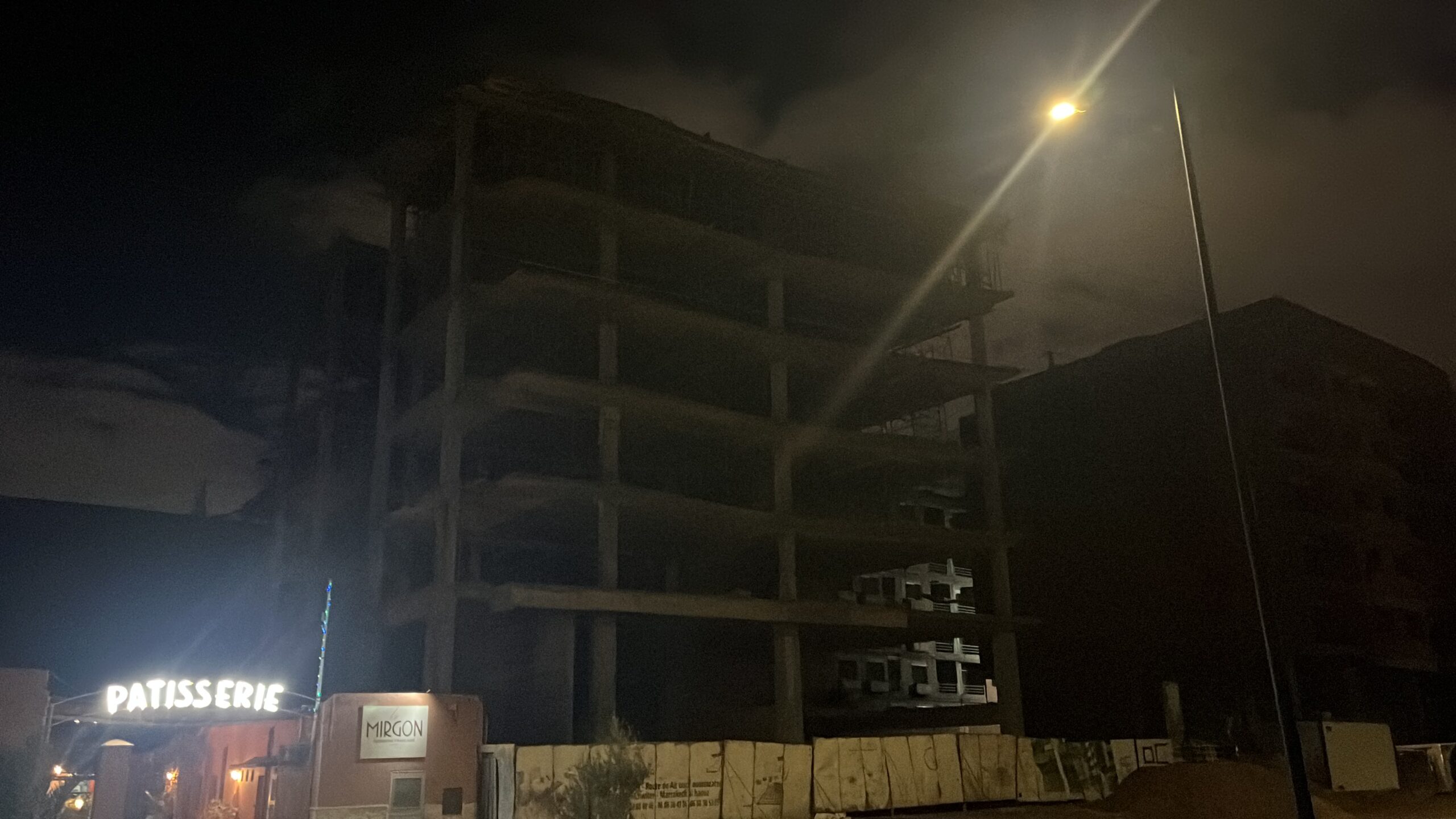 عاجل.. استنفار أمني بعين مزوار بمراكش بسبب عقار مهدد بالسقوط