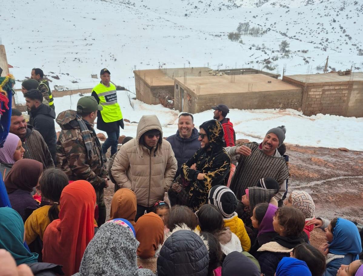 مع التساقطات الثلجية.. المعزّة عامل الحوز يقوم في زيارة الى جماعة ستي فاضمة +صور