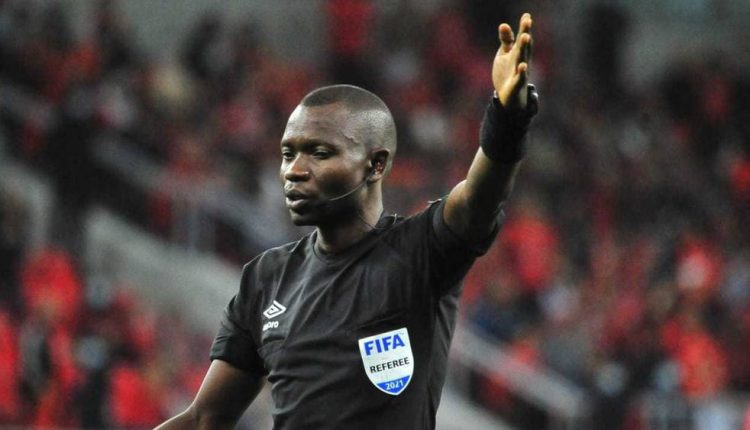 افتتاح “الكان”.. الكونغولي “ندالا” قاضياً لمواجهة المغرب وجزر القمر والموريتاني “بيدا” في غرفة الـ VAR