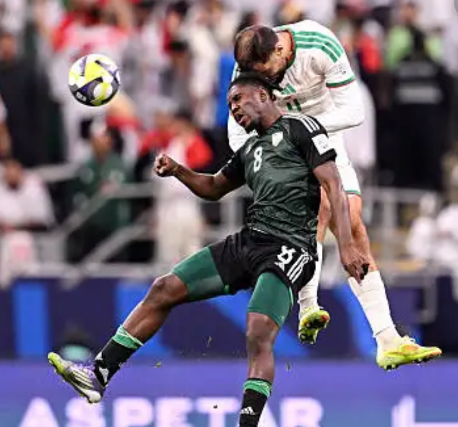 الإمارات تطيح بالجزائر وتضرب موعدًا مع أسود الأطلس