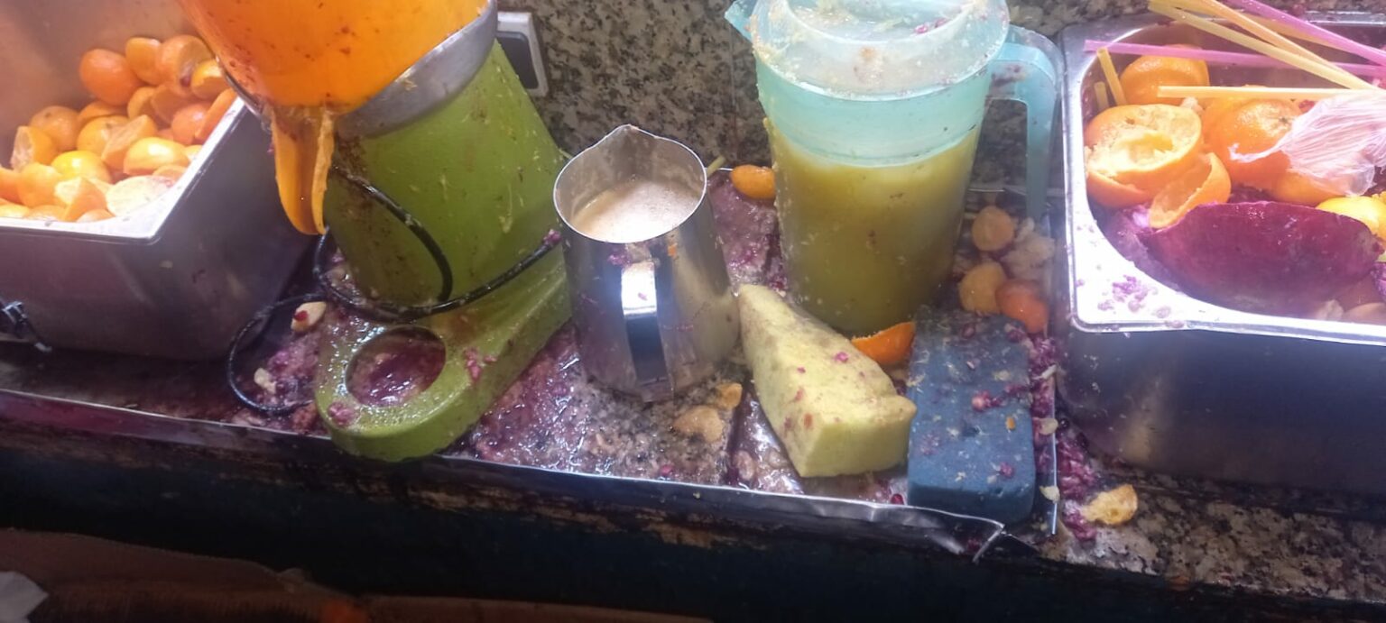 مراكش.. حملة مراقبة بساحة جامع الفنا تسفر عن حجز وإتلاف مواد غذائية فاسدة