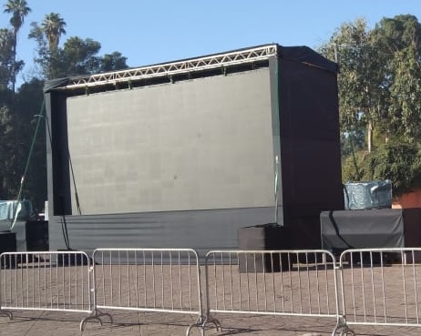 اليوسفية والشماعية تستعدان لعرس كروي جماهيري بشاشتين عملاقتين لمتابعة مباريات المنتخب الوطني