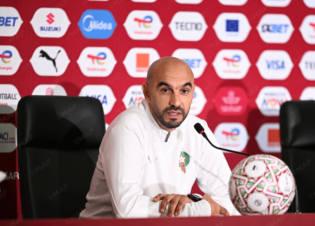 الركراكي يحسم مشاركة حكيمي أمام زامبيا