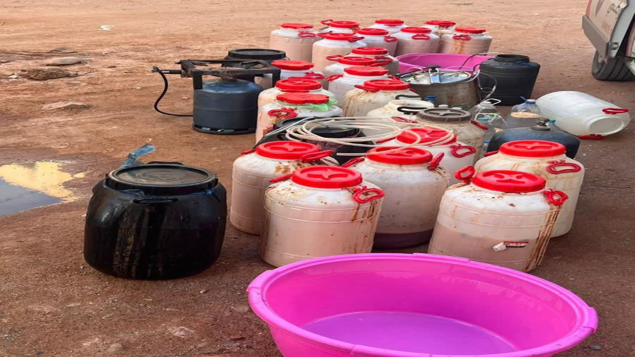 طانطان.. تفكيك وحدة لتقطير “ماء الحياة” وتوقيف شخصين بحي النهضة