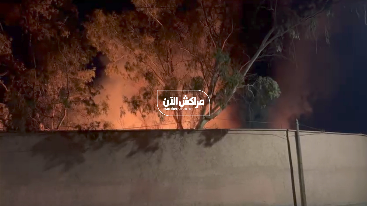 بالفيديو.. حريق هائل يلتهم مصنعاً قديماً بحي عين إيطي بمراكش في ظروف غامضة