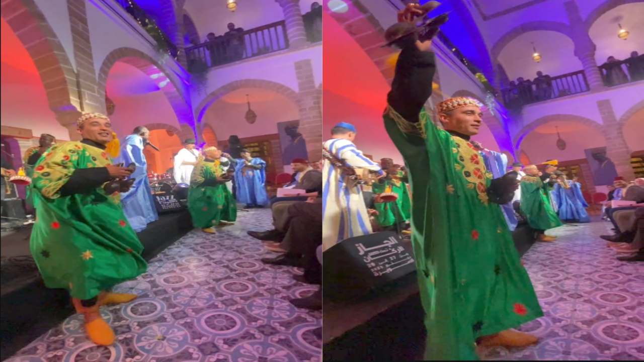 بحضور أندري أزولاي.. مهرجان “الجاز تحت الأركان” بالصويرة يختتم دورته التاسعة باحتفالية “كناوية-حسانية” +فيديو