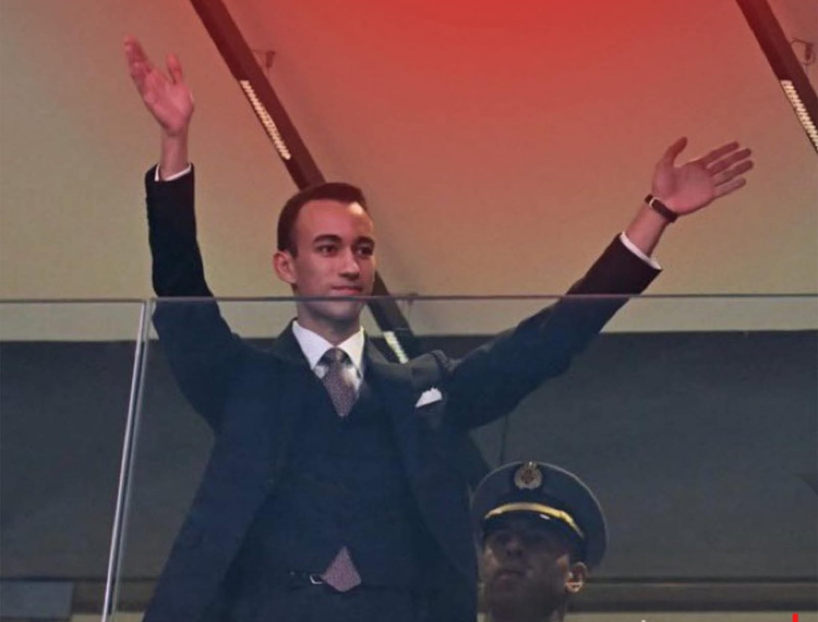 بالفيديو.. ولي العهد الأمير مولاي الحسن يحل بمراكش عقب تدشين البطولة القارية