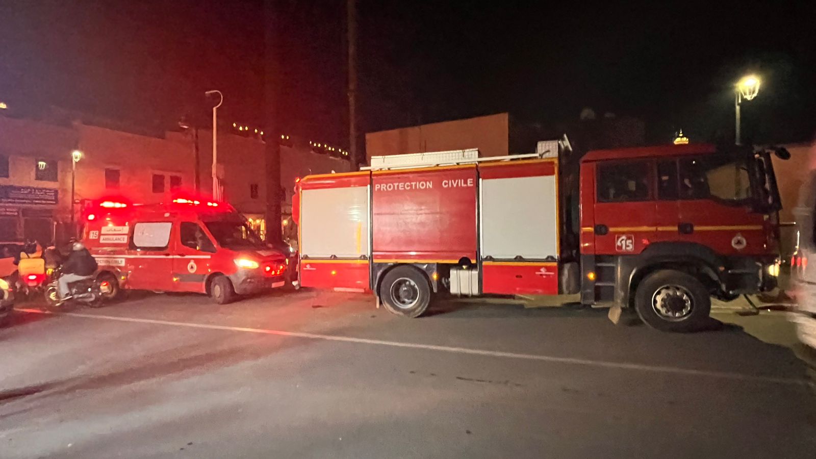 بالفيديو.. تدخل أمني بمراكش يُنهي محاولة انتحار شخص من فوق عمود اتصالات ب”حي القصور”