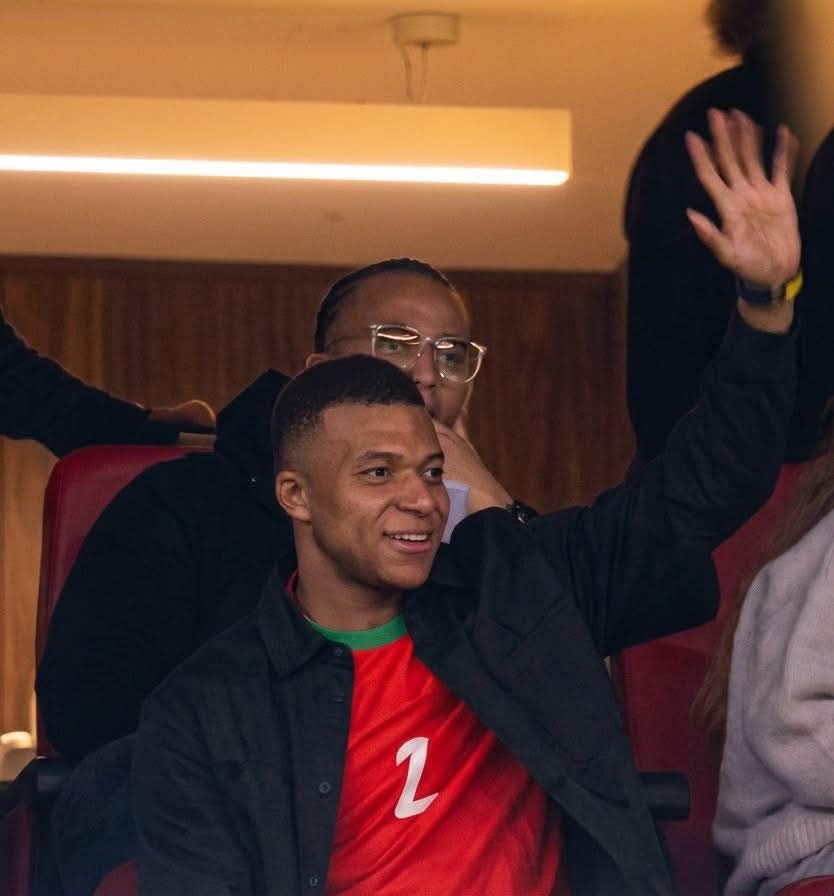 مبابي في الرباط لدعم “الأسود”.. صديق حكيمي يحلّ ضيفاً فوق العادة في “كان 2025”