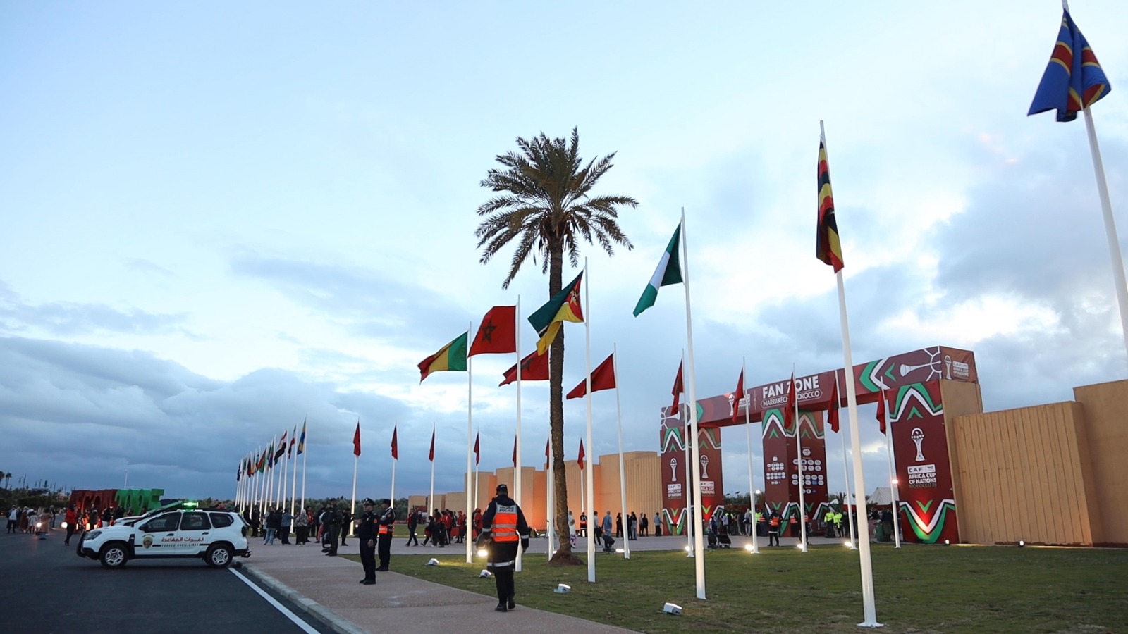 الرياح القوية تفرض “إغلاقاً مؤقتاً” لمنطقة المشجعين باب جديد بمراكش