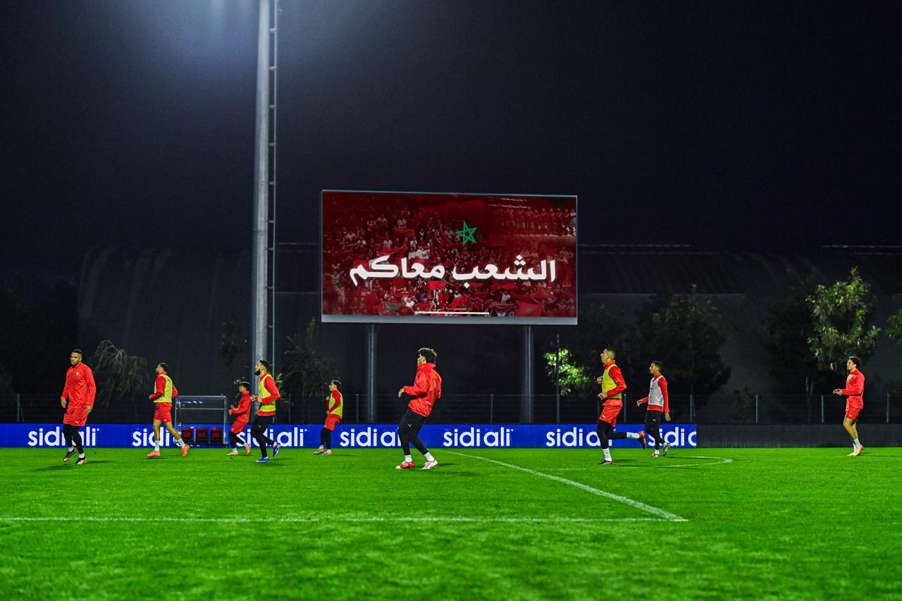 استعدادا لمباراة افتتاح “كان المغرب”.. المنتخب الوطني يجري حصتين تدريبيتين بالمعمورة