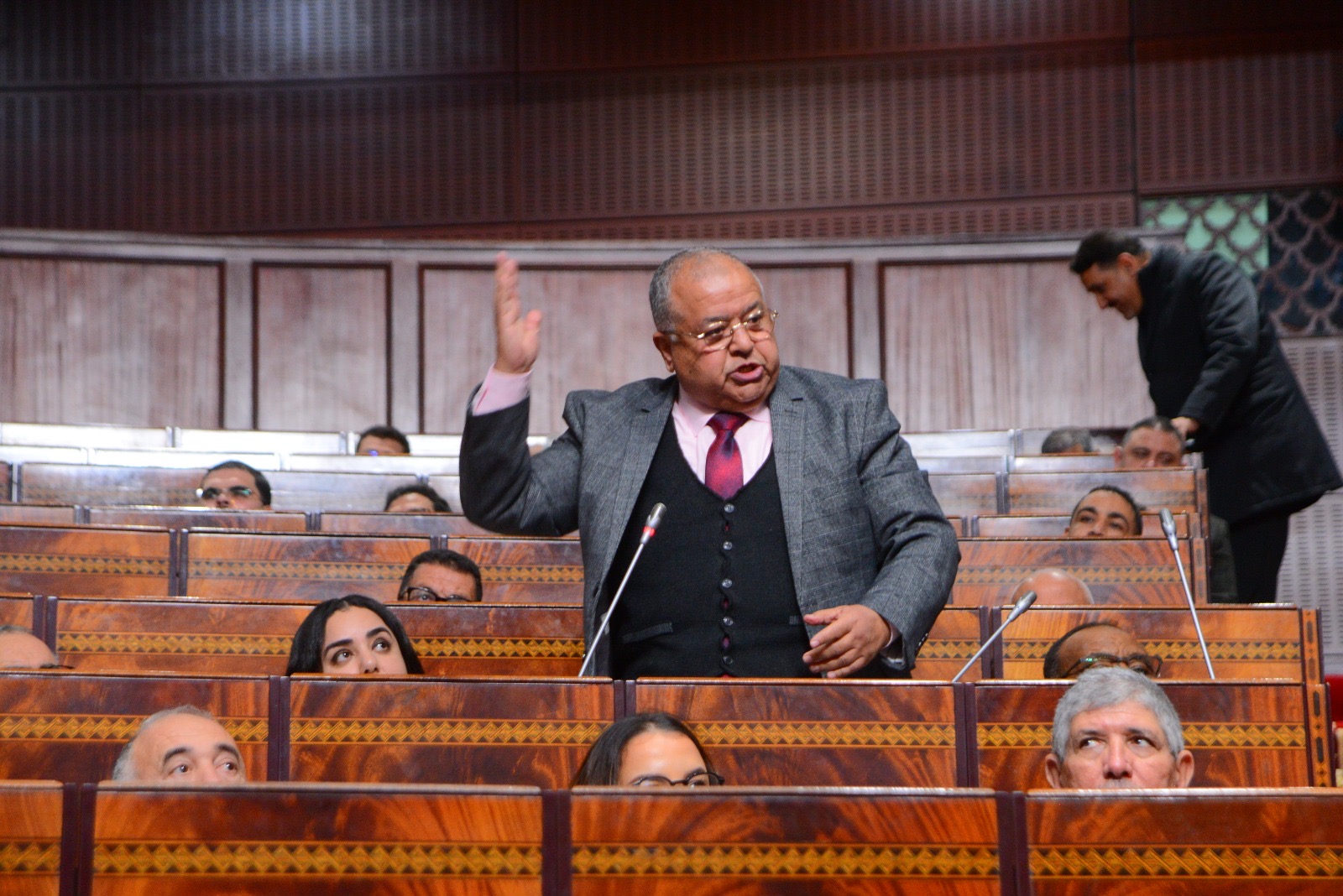 بالفيديو.. واعمرو برلماني قلعة السراغنة يطالب بإدماج مربيات ومربي التعليم الأولي داخل المنظومة التربوية