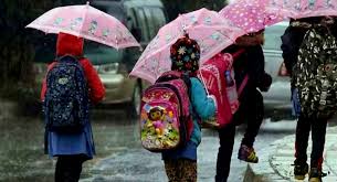 إقليم الرحامنة.. تعليق استثنائي للدراسة بكافة المؤسسات التعليمية بسبب سوء الأحوال الجوية