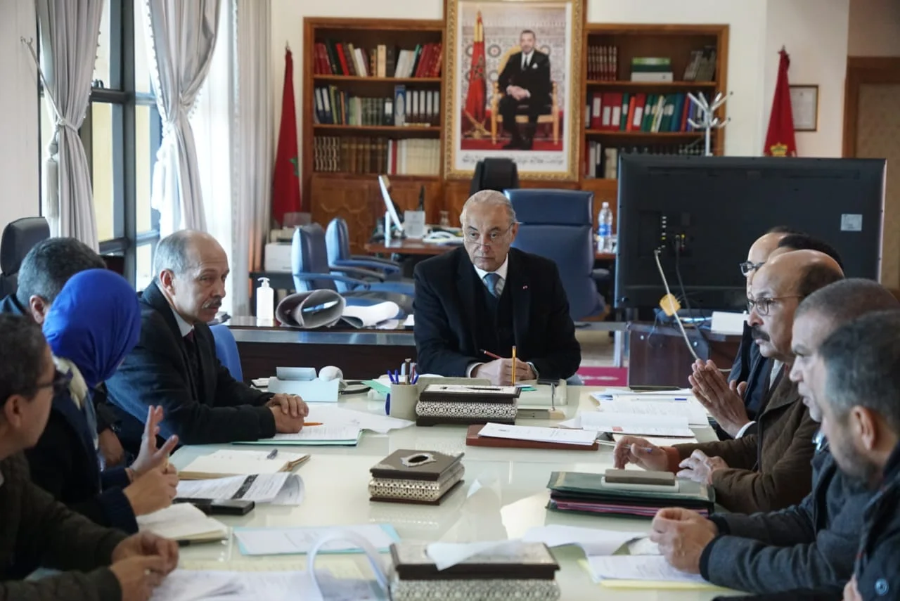 عامل قلعة السراغنة ينتقد تعثر أشغال تأهيل 32 مركزاً ويحث على تسريع الإنجاز