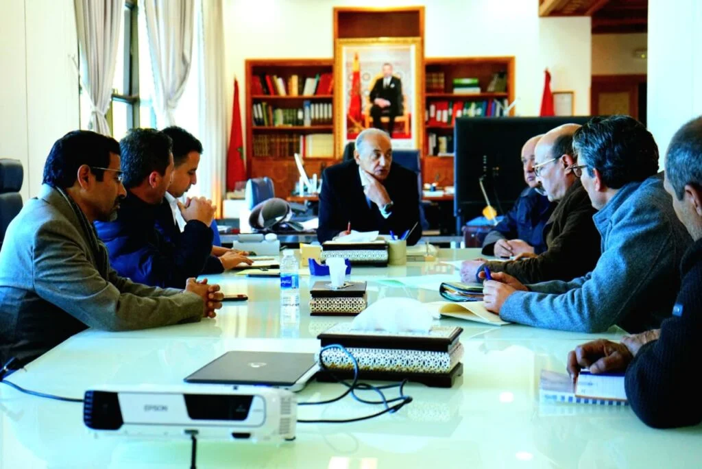 قلعة السراغنة تنهي التعاقد مع شركة التدبير المفوض للنظافة وتباشر التدبير المرحلي للمرفق الحيوي