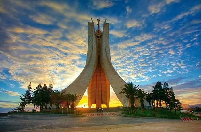 قرار منع بيع حلويات “رأس السنة” يخلق الجدل بالجزائر