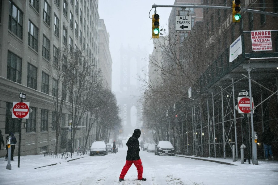 العاصفة القطبية تتجه نحو شمال شرق الولايات المتحدة وتحرم عشرات الآلاف من الكهرباء