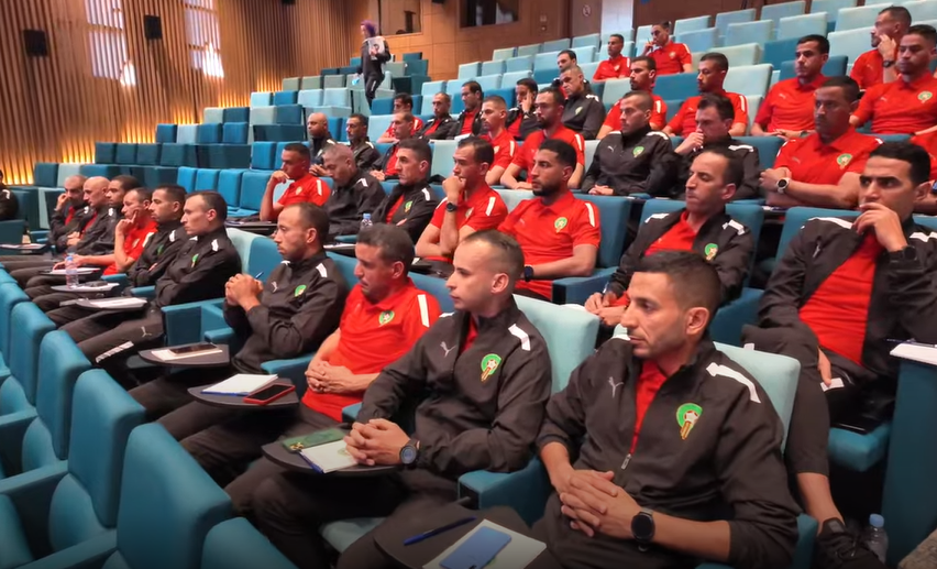 دورة تكوينية لفائدة الحكام والحكام المساعدين بالدوري الاحترافي وقسم الهواة