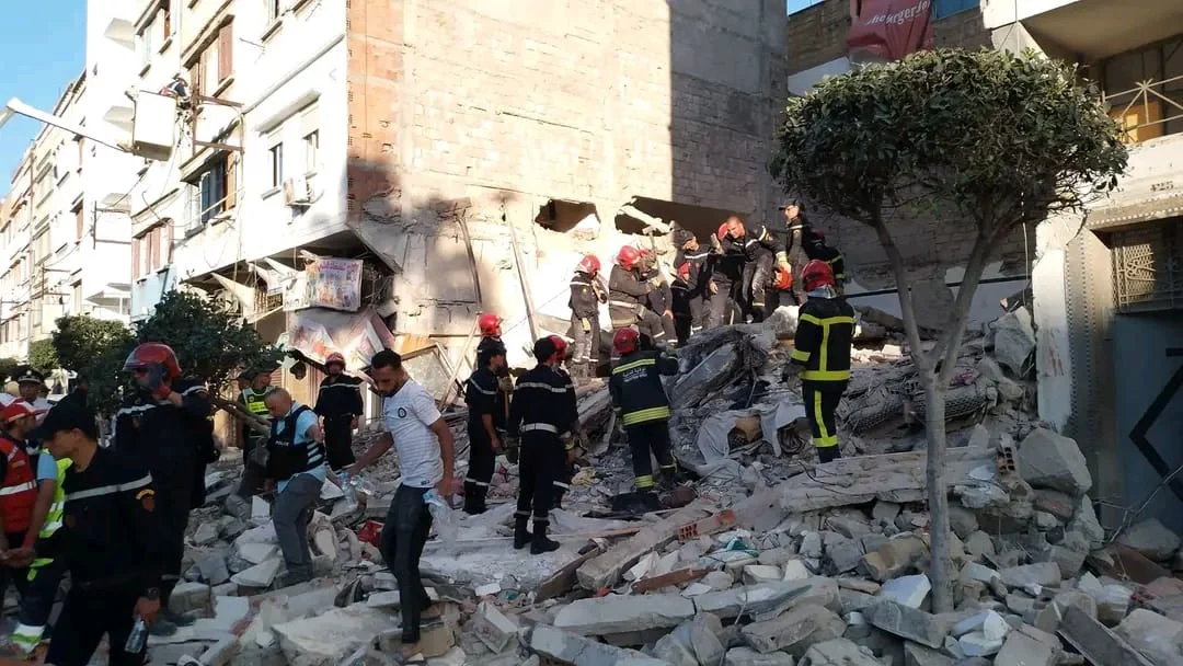 انهيار منزل يقتل ثمانينية ويرسل زوجها للمستشفى في حالة حرجة