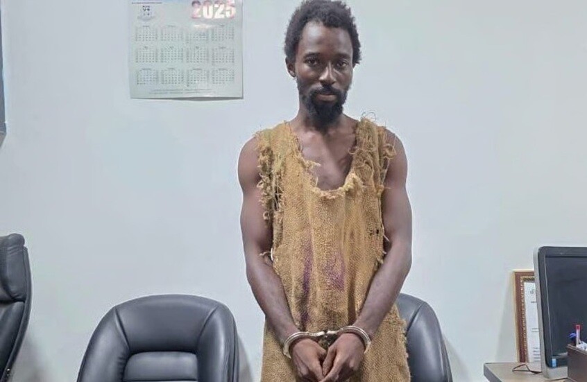 نهاية العالم “المزعومة” تقوده خلف القضبان.. شرطة غانا تعتقل “نوح الجديد” بتهمة الدجل