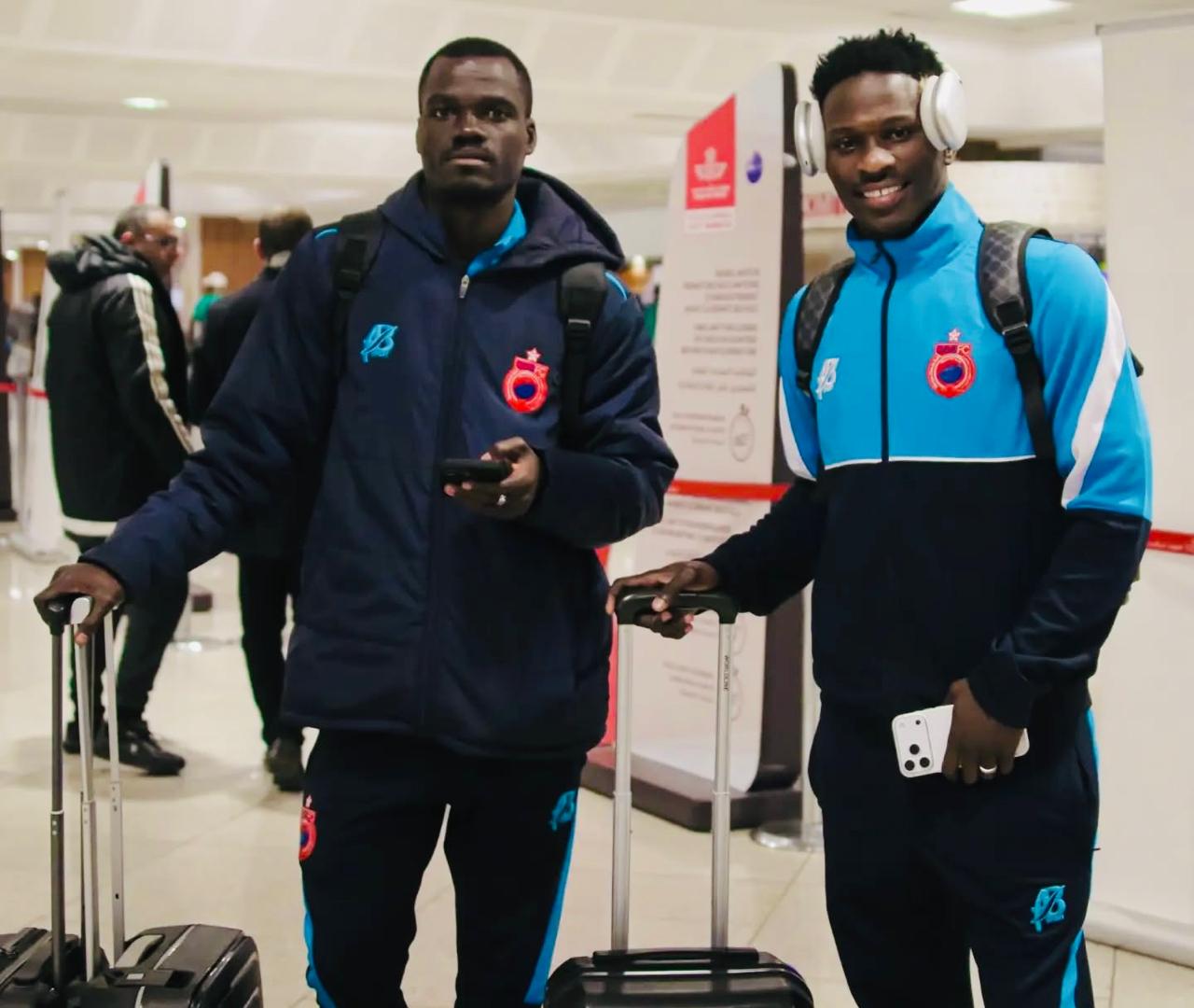 كأس الكونفدرالية الإفريقية.. بعثة أولمبيك آسفي تشد الرّحال إلى كوت ديفوار +صور