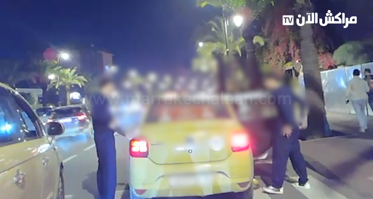 نقل اربعة اشخاص.. تجاوزات سيارات الأجرة بمراكش تثير الاستياء في ليلة “البوناني”+ الفيديو