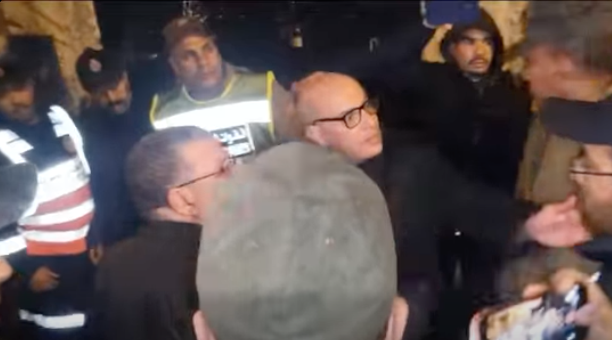 آسفي.. انهيار منزل بحي “بياضة” والسلطات تُخلي المباني المجاورة +فيديو