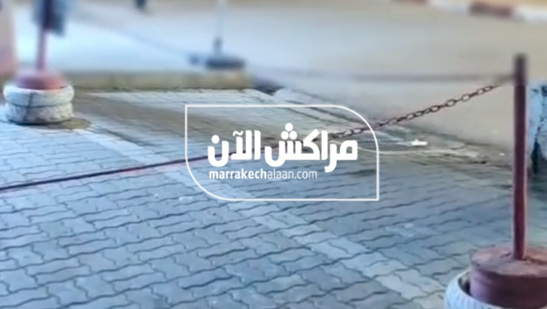 صاحب منزل يُغلق “زنقة” في وجه المارة والسكان بحي المسيرة مراكش… ومطالب بتدخل السلطات +فيديو