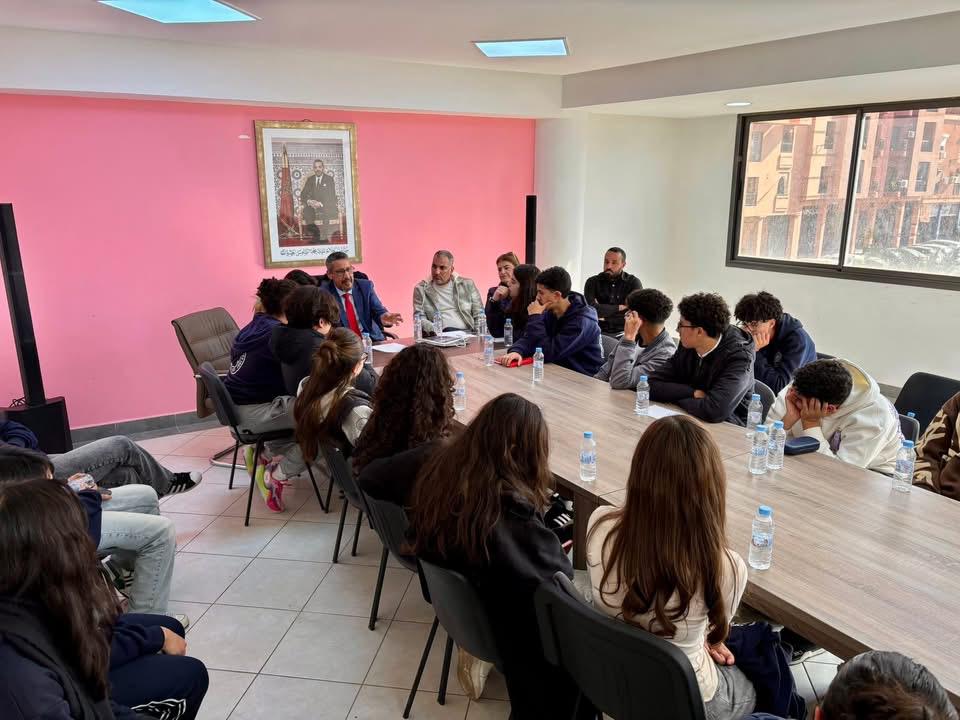 حزب الاستقلال بمراكش يفتح أبوابه للناشئة وينظم لقاء “بيداغوجيا” لتعزيز الوعي السياسي وتكريس قيم المواطنة