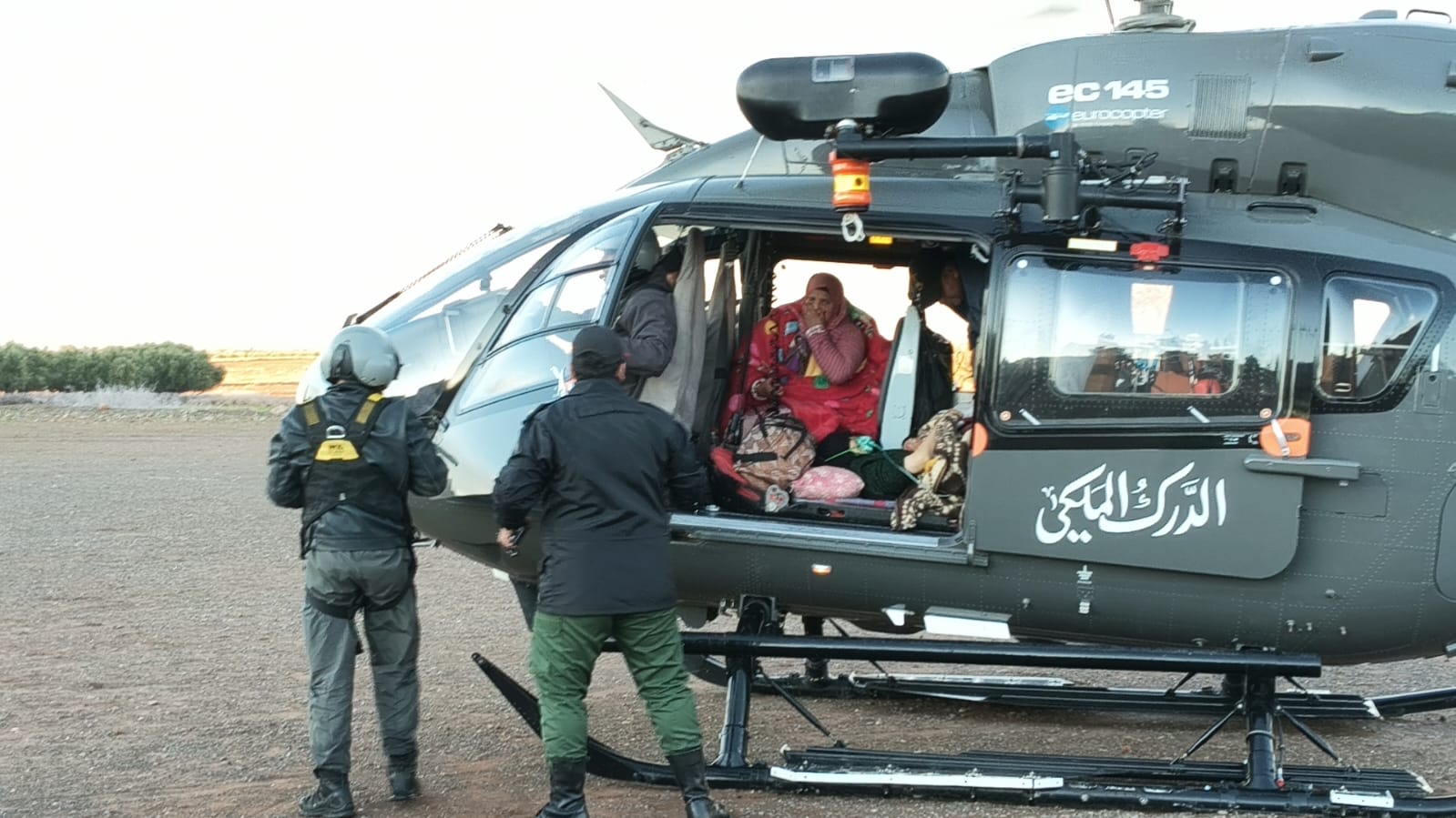 بالفيديو.. مروحية تابعة للدرك الملكي تنقذ حياة أم ومولودها حاصرتهما الثلوج بإقليم الحوز