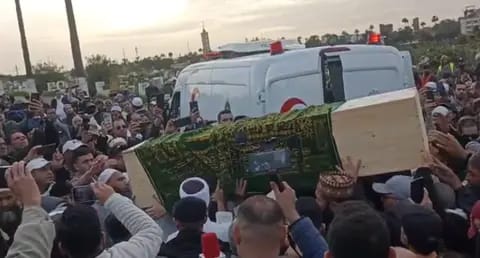 وداع مهيب في الدار البيضاء.. جثمان الراحل عبد الهادي بلخياط يُوارى الثرى بمقبرة الشهداء