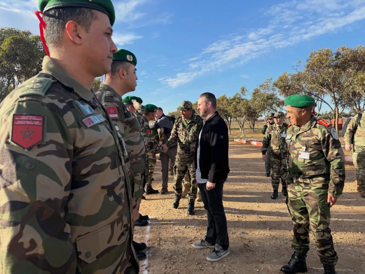 مسؤول عسكري أمريكي يزور القاعدة الجوية بابن جرير لبحث التعاون الدفاعي مع المغرب