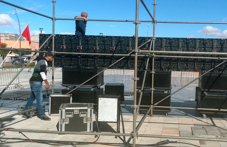 ساحة “النصر” بشيشاوة تتحول إلى “ملعب مفتوح” لمتابعة قمة المغرب ونيجيريا