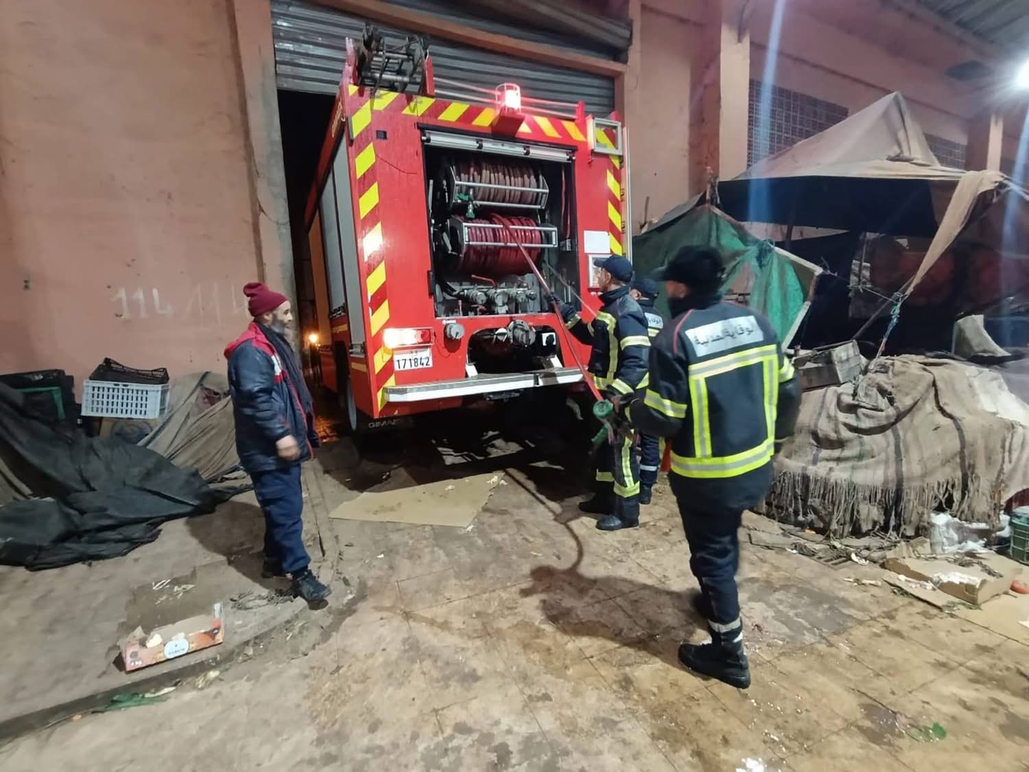 تماس كهربائي يتسبب في حريق محدود بسوق الكرامة (1) بابن جربر