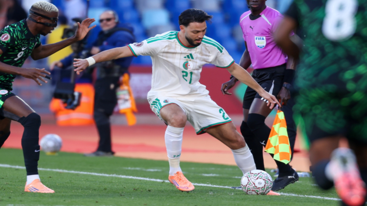 ملعب مراكش الكبير.. تعادل سلبي ينهي الشوط الأول من قمة الجزائر ونيجيريا في ربع نهائي “الكان”