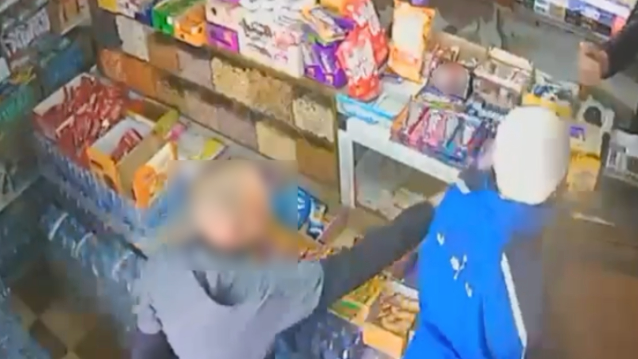 بالفيديو.. مصالح الدرك الملكي تفتح تحقيقاً في واقعة “اختفاء مبلغ مالي” داخل محل تجاري بطريق أوريكة