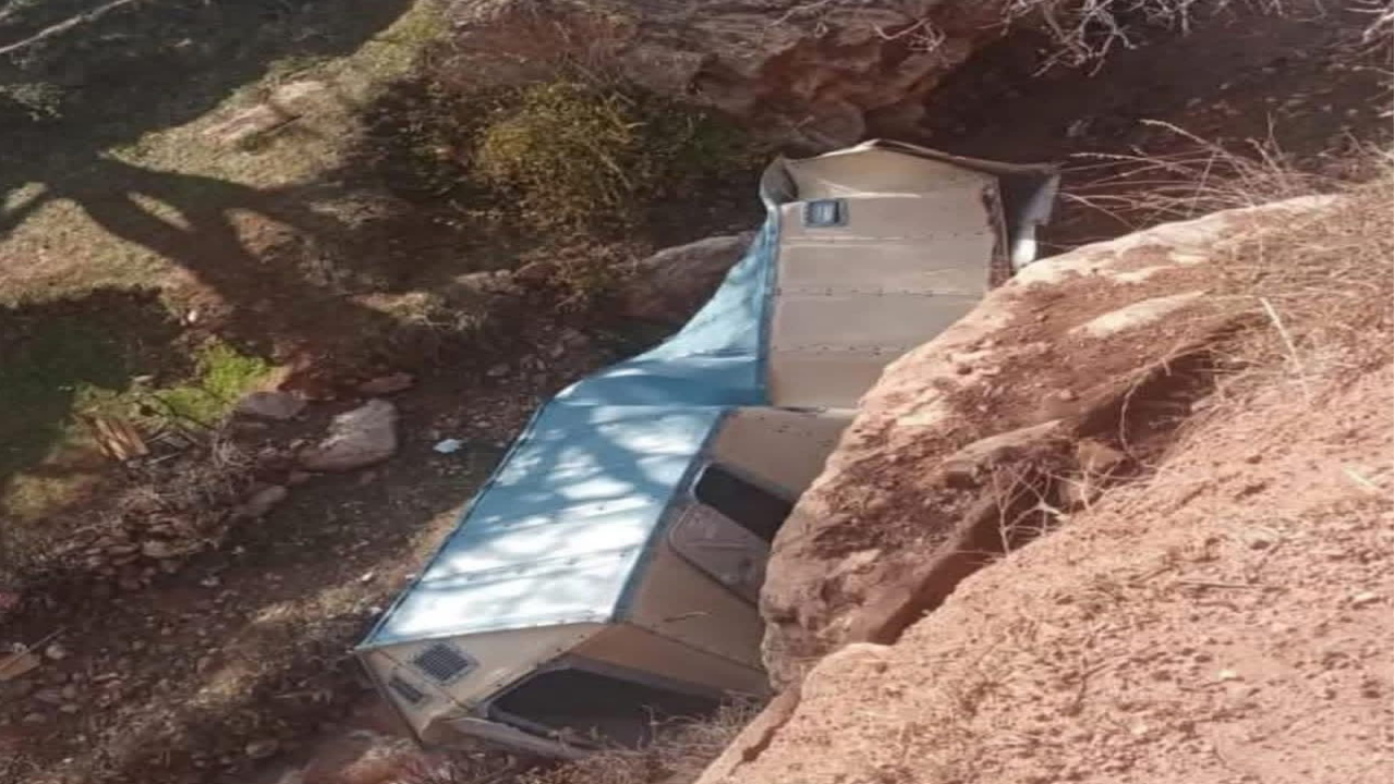 الرياح العاتية تقتلع “وحدة مدرسية متنقلة” بإقليم الحوز