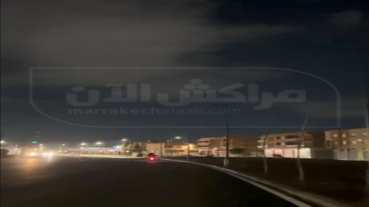 بالفيديو.. تعطل أعمدة كهربائية يتسبب في ظلام جزئي بمحيط الممر تحت الأرضي “ازكي” مراكش