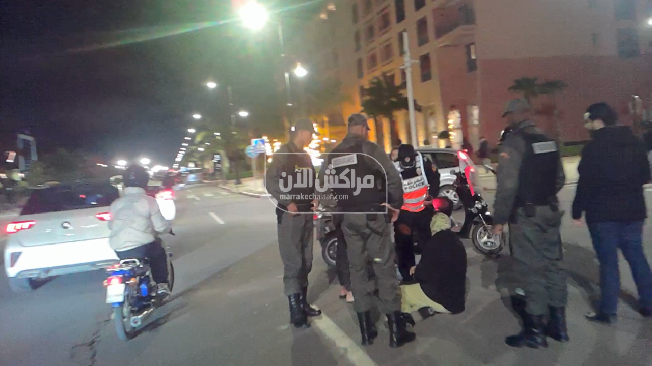 بالفيديو.. حادث اصطدام بين دراجتين خلال “الاحتفالات” ينقل شابّة إلى مستعجلات مراكش
