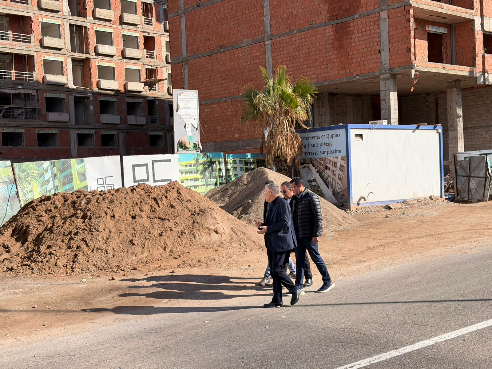 بالفيديو.. والي جهة مراكش-آسفي يتفقد “أنقاض” عمارة عين مزوار المنهارة ويصدر تعليمات صارمة لتحديد المسؤوليات