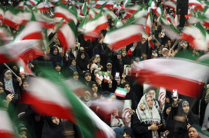 إيران.. تصاعد حدة الاحتجاجات وترامب يحذر من استعمال العنف والقمع